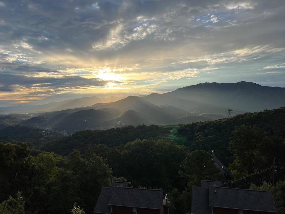 Spacious Gatlinburg Condo With Million Dollar Mountain Views Exterior foto